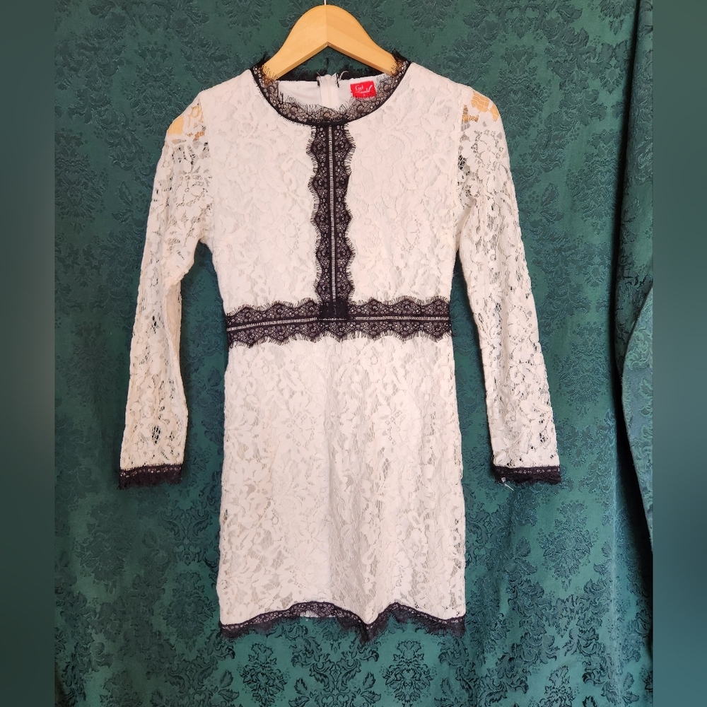 Get Laud Vintage Lace Dress